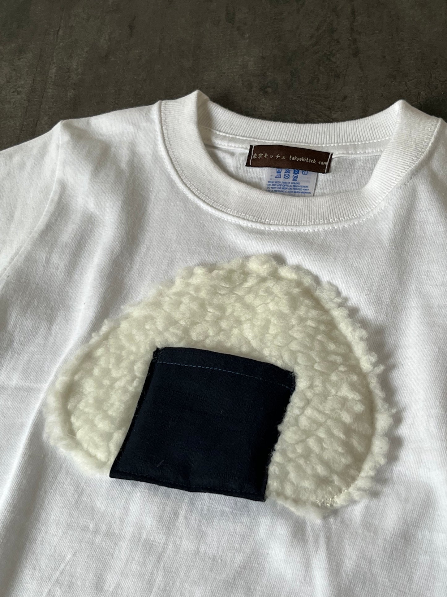 おにぎりTシャツ